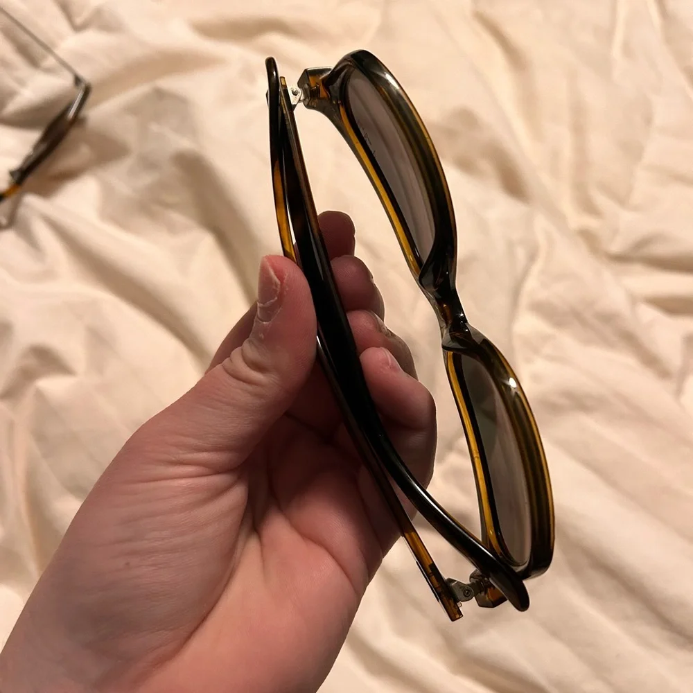 Ray-Ban Tortoise Shell sunglasses - Picture 3 of 14